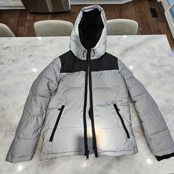 Dkny Other - DKNY Silver and Black Puffer Jacket - Mens Small
